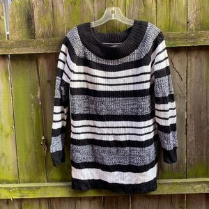Jason Maxwell sweater sz. S